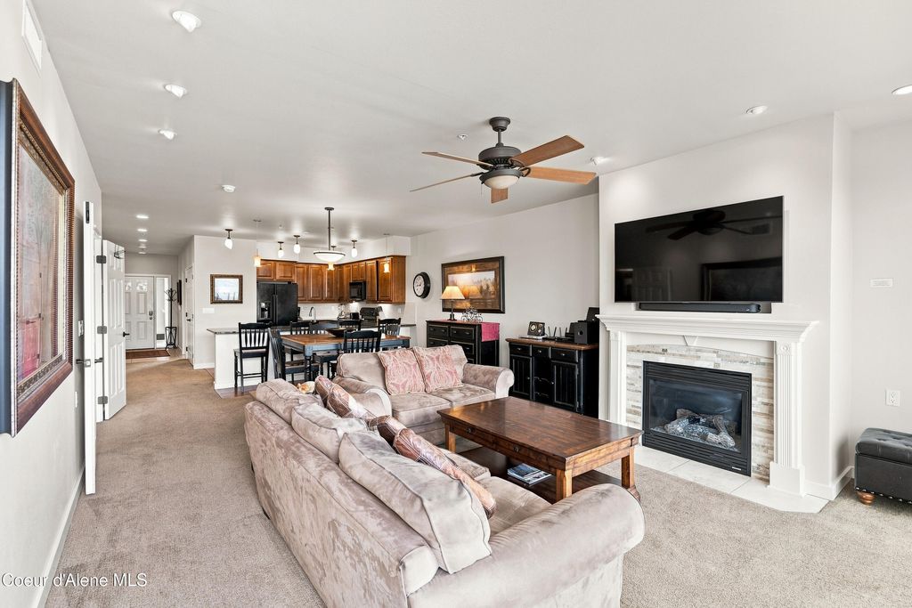 415 W WATERSIDE DR, 403, Post Falls, ID 83854 photo 3