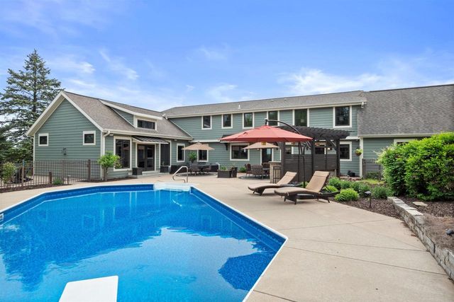 S28W31464 County Road De, Waukesha, WI 53189