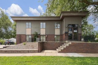 1003 W 4th Street, Waterloo, IA 50703