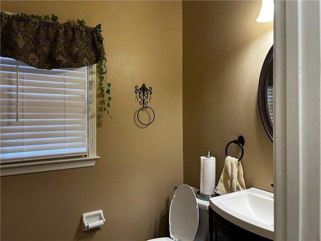 905 Misty Wood Lane, Suwanee, GA 30024