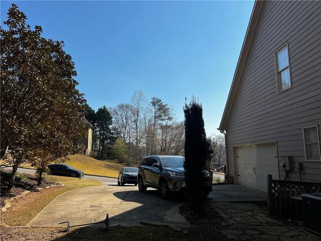 905 Misty Wood Lane, Suwanee, GA 30024