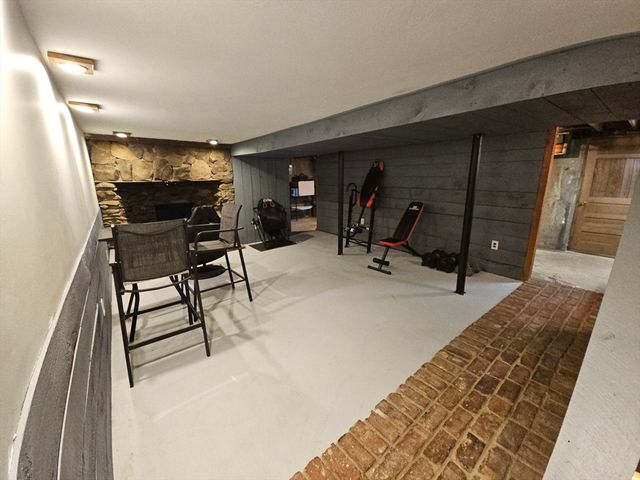 167 Karen Cir, Holliston, MA 01746