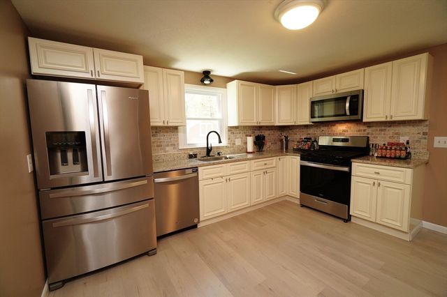 167 Karen Cir, Holliston, MA 01746