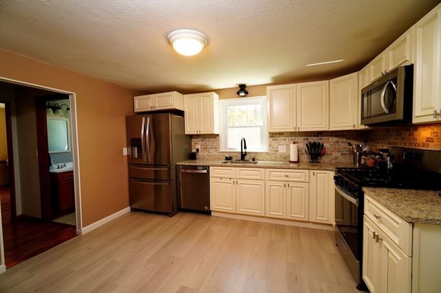 167 Karen Cir, Holliston, MA 01746