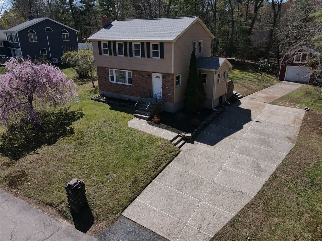 167 Karen Cir, Holliston, MA 01746