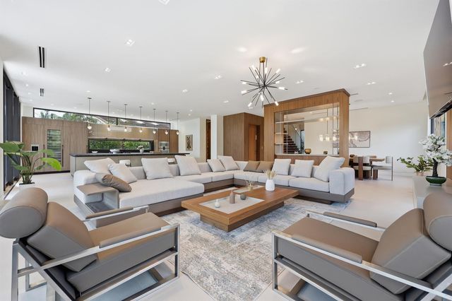 930 S Shore Drive, Miami Beach, FL 33141