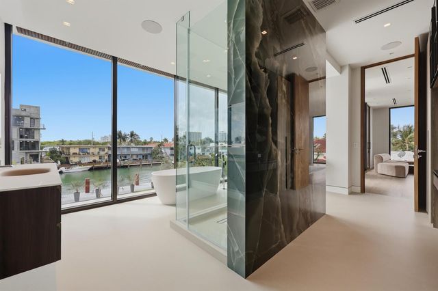 930 S Shore Drive, Miami Beach, FL 33141