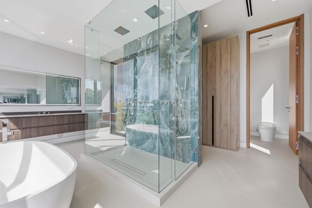 930 S Shore Drive, Miami Beach, FL 33141