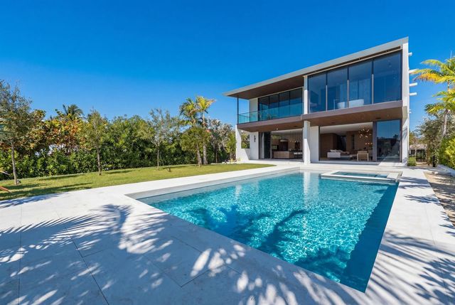930 S Shore Drive, Miami Beach, FL 33141