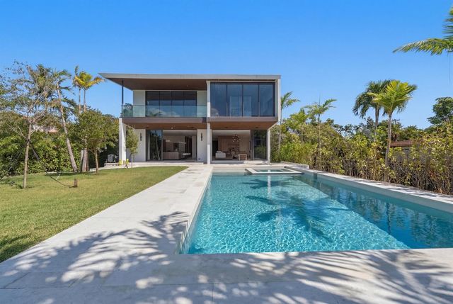 930 S Shore Drive, Miami Beach, FL 33141