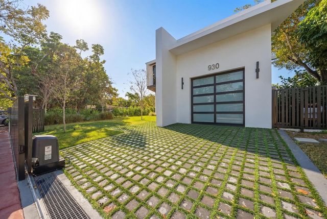 930 S Shore Drive, Miami Beach, FL 33141