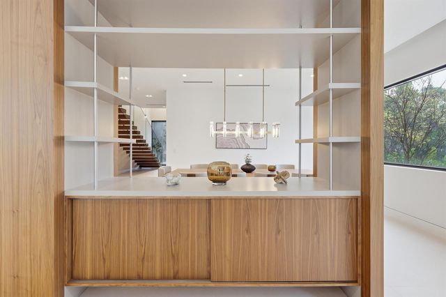 930 S Shore Drive, Miami Beach, FL 33141