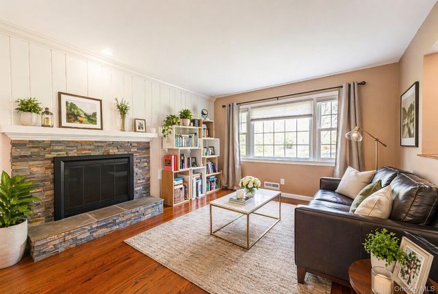 6 Huyler Road, Setauket, NY 11733