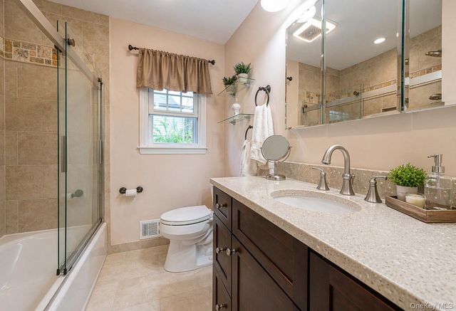 6 Huyler Road, Setauket, NY 11733