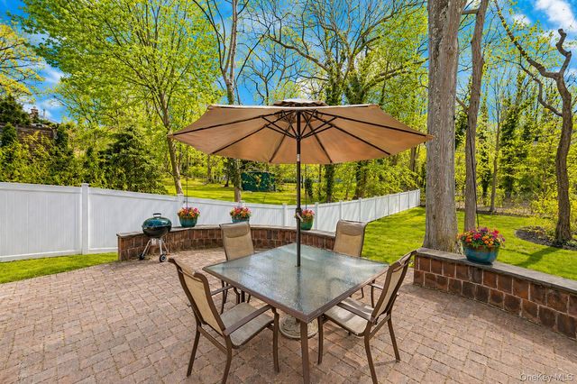 6 Huyler Road, Setauket, NY 11733