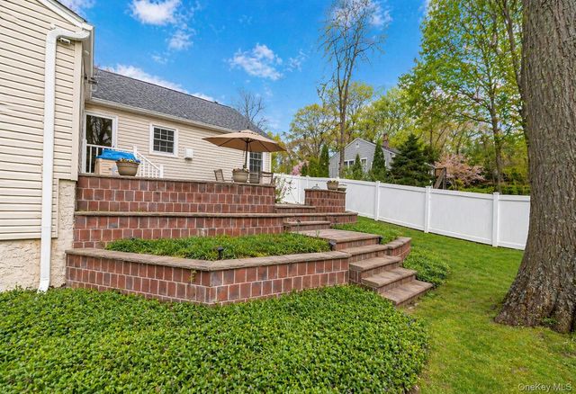 6 Huyler Road, Setauket, NY 11733