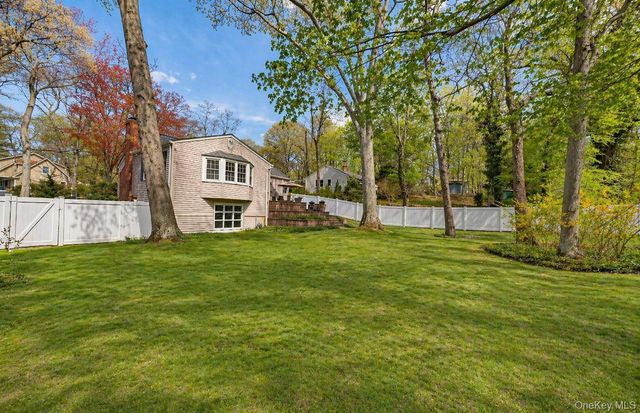 6 Huyler Road, Setauket, NY 11733