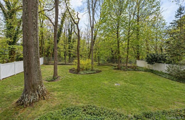 6 Huyler Road, Setauket, NY 11733