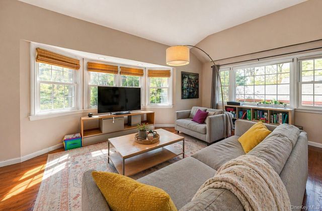 6 Huyler Road, Setauket, NY 11733