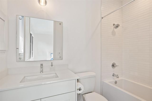504 Padres PL, Lakeway, TX 78738