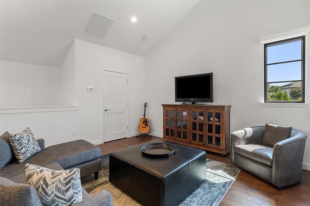 504 Padres PL, Lakeway, TX 78738