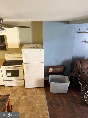 1325 S HOLLYWOOD ST, Philadelphia, PA 19146