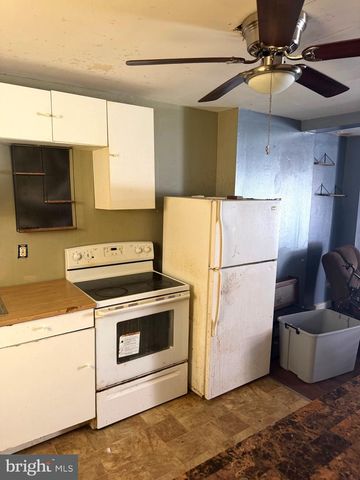 1325 S HOLLYWOOD ST, Philadelphia, PA 19146