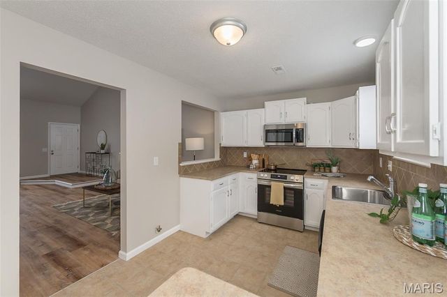 1300 Forest Creek Drive 1, St Charles, MO 63303