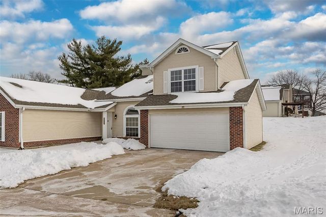 1300 Forest Creek Drive 1, St Charles, MO 63303