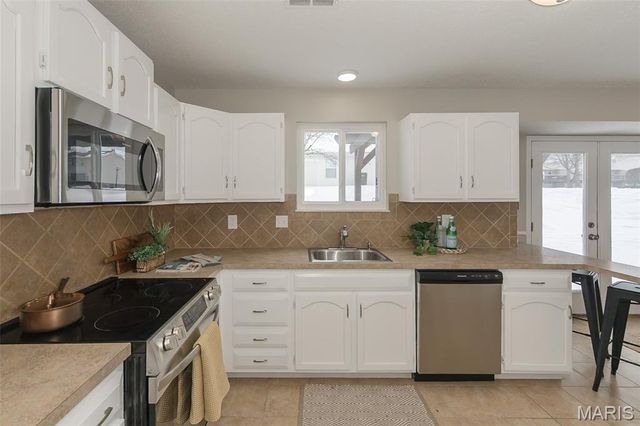 1300 Forest Creek Drive 1, St Charles, MO 63303