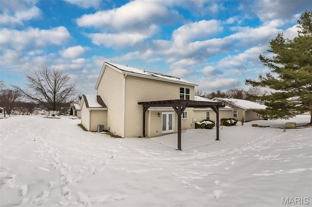 1300 Forest Creek Drive 1, St Charles, MO 63303