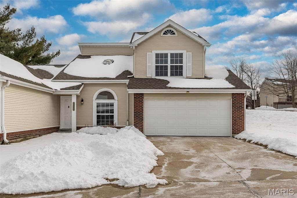 1300 Forest Creek Drive 1, St Charles, MO 63303