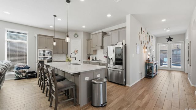 2037 Creekview, Seguin, TX 78155