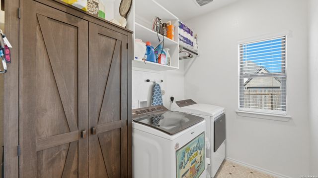 2037 Creekview, Seguin, TX 78155