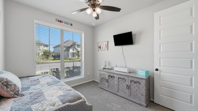 2037 Creekview, Seguin, TX 78155