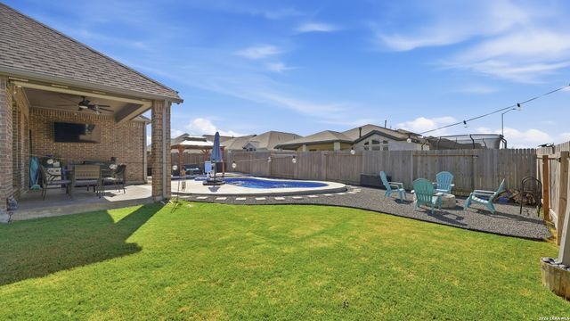 2037 Creekview, Seguin, TX 78155