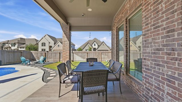 2037 Creekview, Seguin, TX 78155