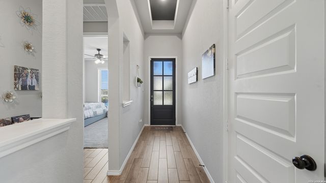 2037 Creekview, Seguin, TX 78155