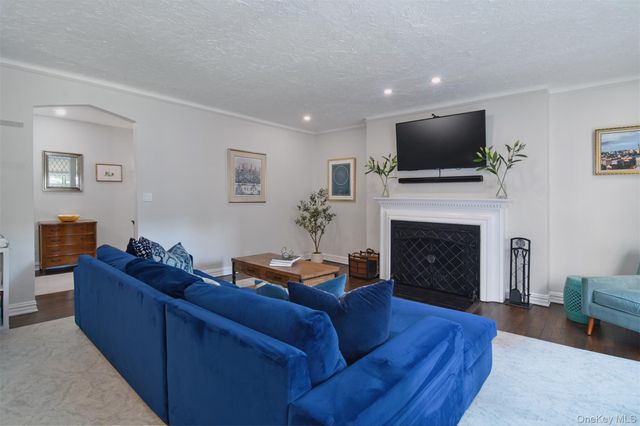 250 Bronxville Road 3I, Bronxville, NY 10708