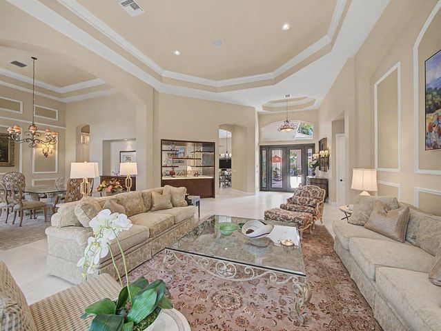 127 Vintageisle Lane, Palm Beach Gardens, FL 33418