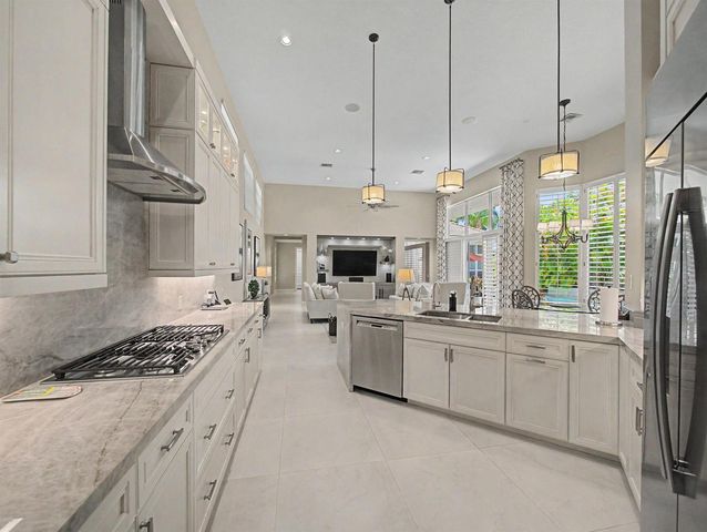 127 Vintageisle Lane, Palm Beach Gardens, FL 33418