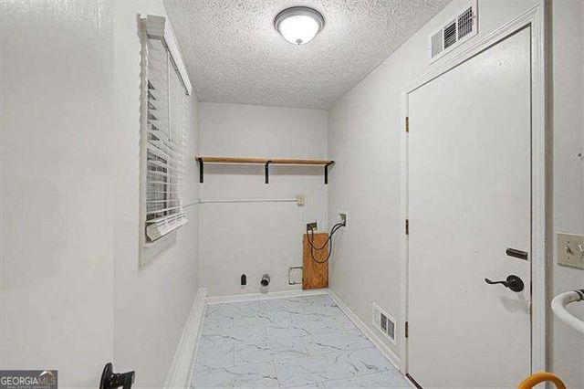 3095 Woodland Drive NW, Kennesaw, GA 30152