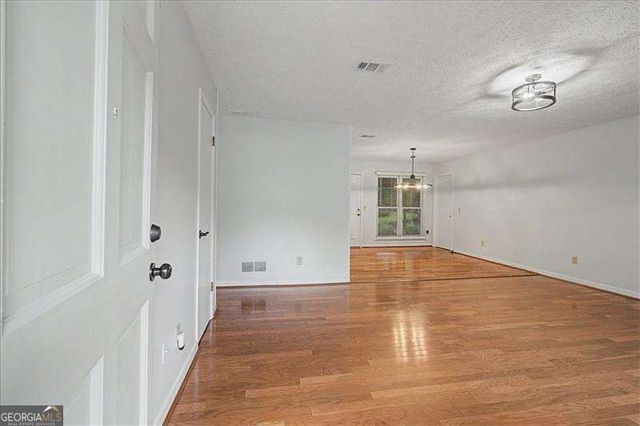 3095 Woodland Drive NW, Kennesaw, GA 30152