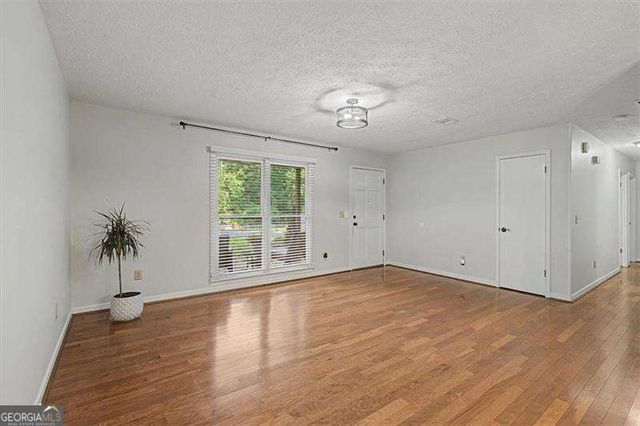 3095 Woodland Drive NW, Kennesaw, GA 30152