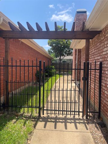 1940 Pine Ridge Drive, Bedford, TX 76021