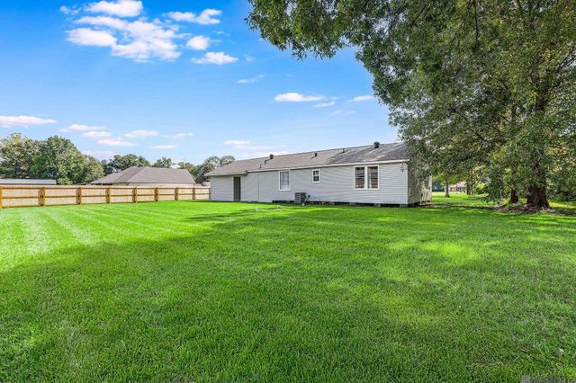 7869 Ben Fugler Rd, Denham Springs, LA 70706