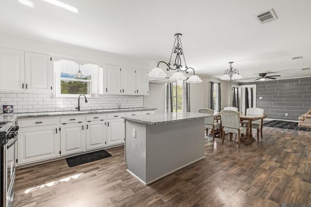 7869 Ben Fugler Rd, Denham Springs, LA 70706