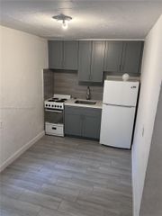 9301 NW 4th Ave 4, Miami, FL 33150