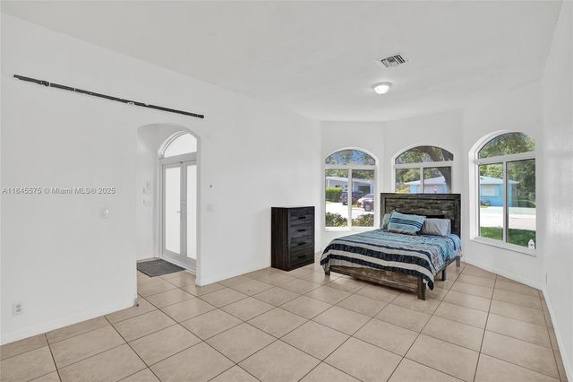 2831 NW 6th Ct, Fort Lauderdale, FL 33311