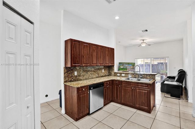 2831 NW 6th Ct, Fort Lauderdale, FL 33311